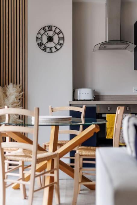 Modern 2 Bed, Cliff Top & Parking, F6 Bournemouth Eksteriør billede