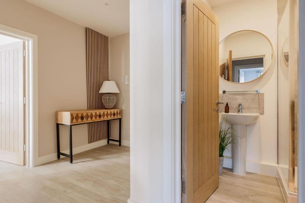 Modern 2 Bed, Cliff Top & Parking, F6 Bournemouth Eksteriør billede